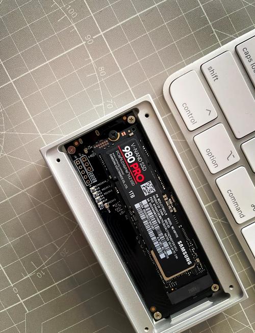 如何给笔记本加外接硬盘