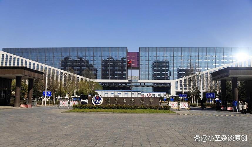 中国人民解放军信息工程大学,校园生活