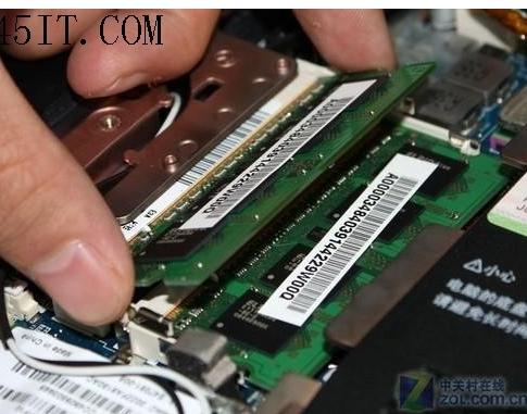 fl8000uq8550的内存卡槽在哪里