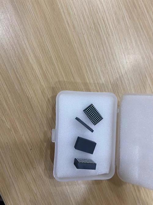 天选三笔记本的散热用凝胶了吗