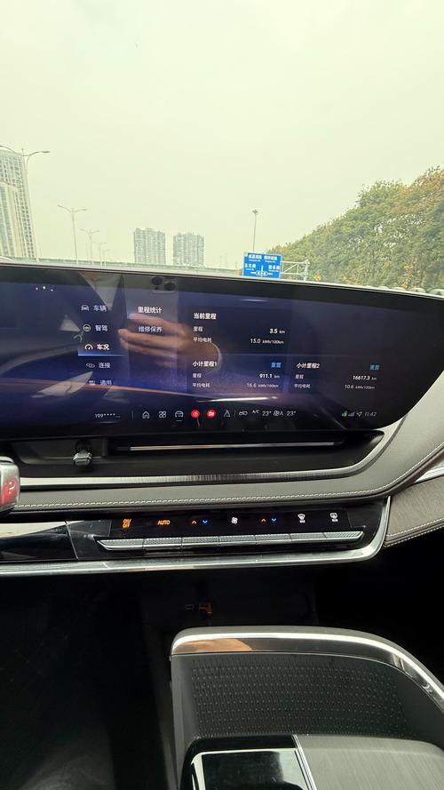 其实国产手机用的顶级屏幕,基本都是三星生产的最差的。