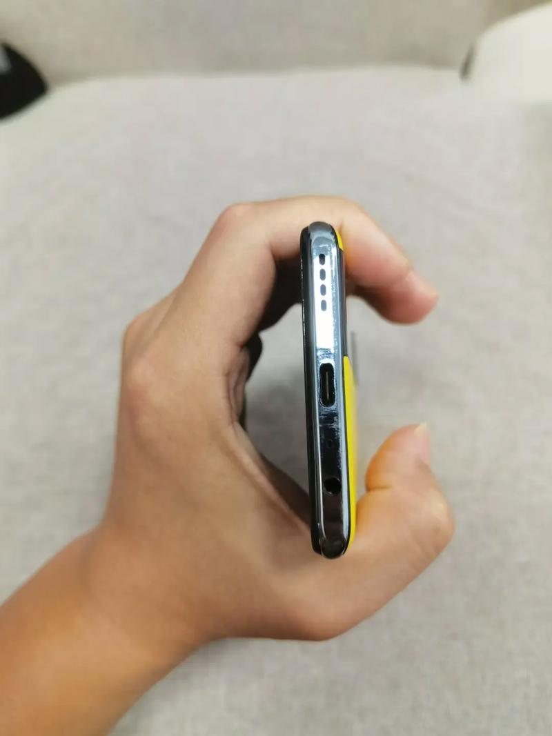 真我gtneo闪速版换屏要多少钱?