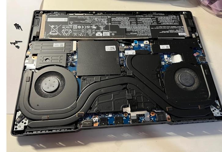 联想y7000p摄像头位置