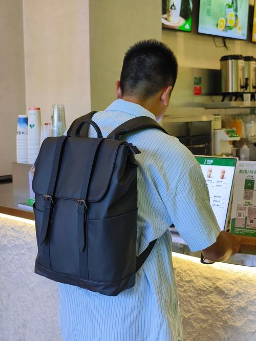 上班用双肩包装电脑好还是用内胆包装电脑好?