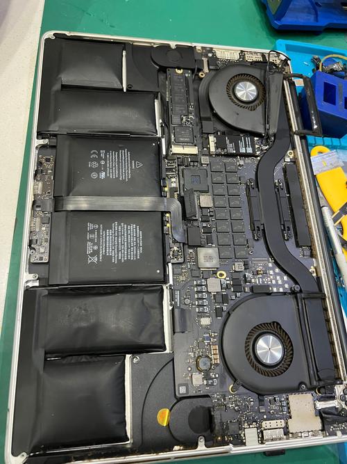 怎么判断笔记本电池是否鼓包?