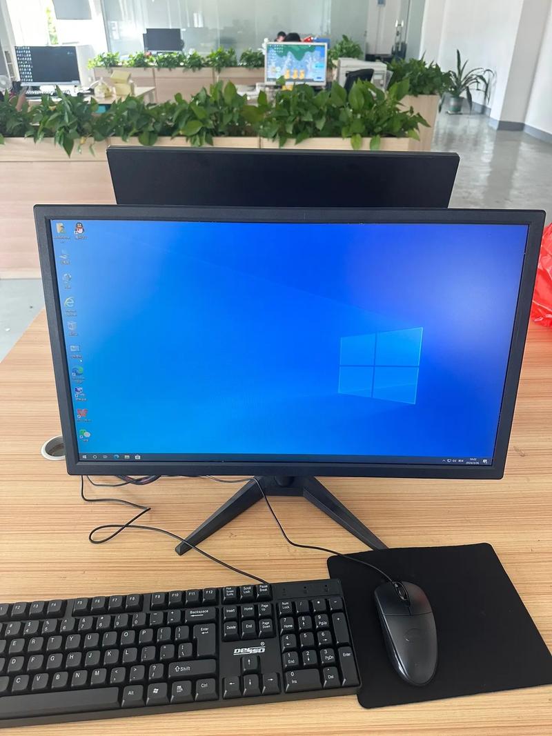 台式电脑是什么样子