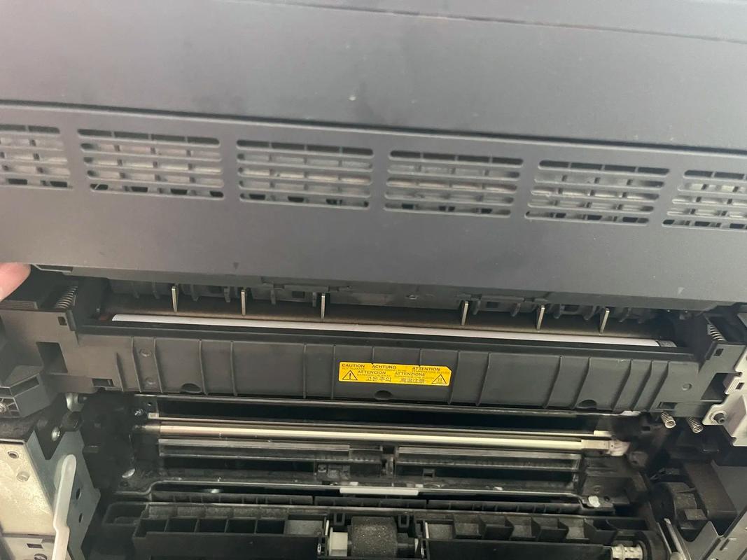 京瓷1800打印机卡纸,提示右盖板卡纸但是找不到在哪卡纸?