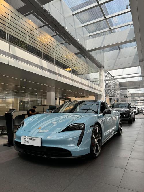 华硕笔记本的合作伙伴