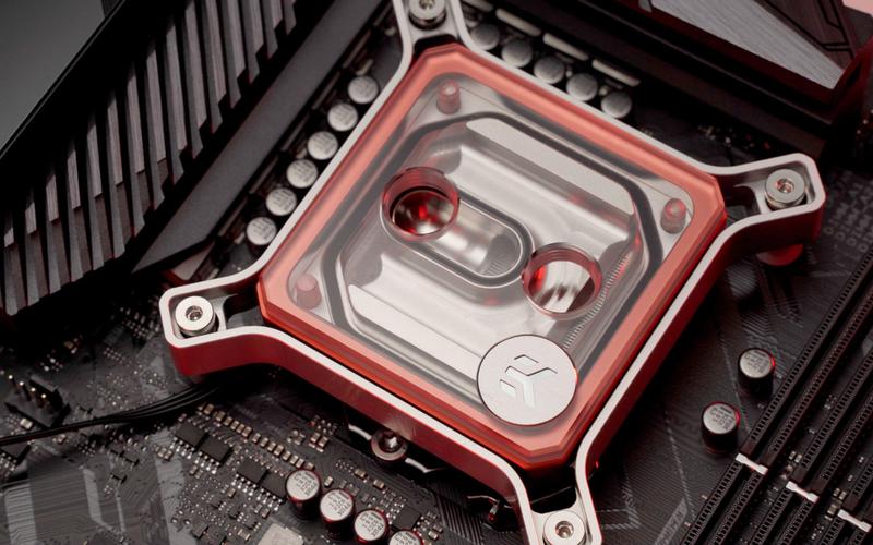 水冷头是接cpufan还是pump