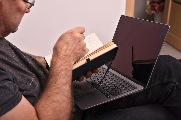 UT蛋蛋盒子怎么看电视直播