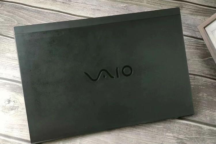 想买个五千块钱左右的笔记本电脑,什么牌子的好(不玩游戏,就是听音乐...