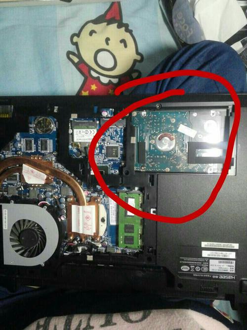 电脑硬盘在哪里?