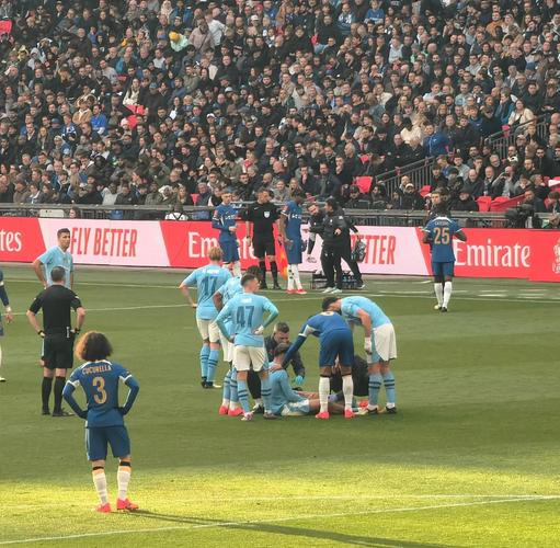 疯狂球迷隐藏看球技巧