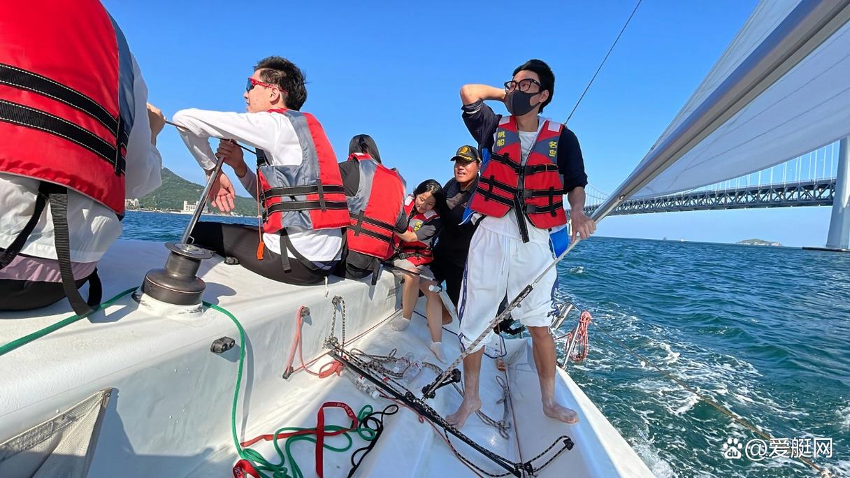 船员长期在海洋上生活会变成什么样的体验?