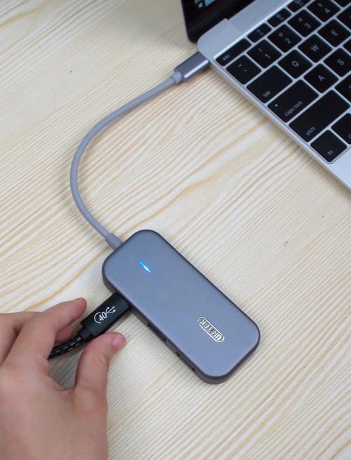 笔记本电脑背面底部的扩展坞接口是用来干嘛的?