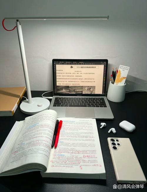 本人有个朋友在广东东莞读书,因为读大学的需要要买部手提电脑。