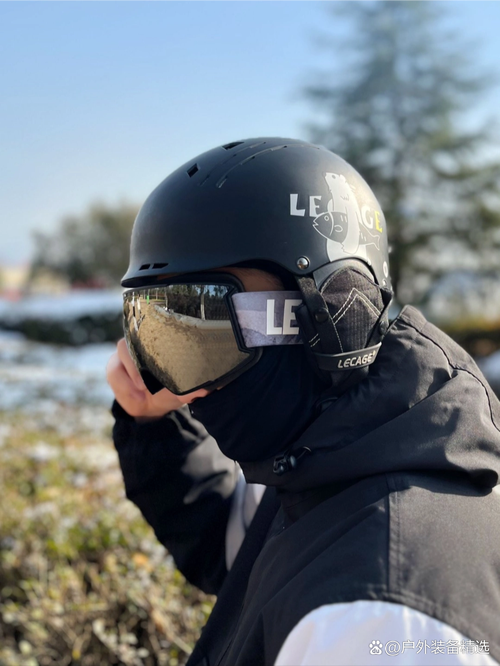 笔记本电脑上的迅雷影音里面的VR该买什么东西看