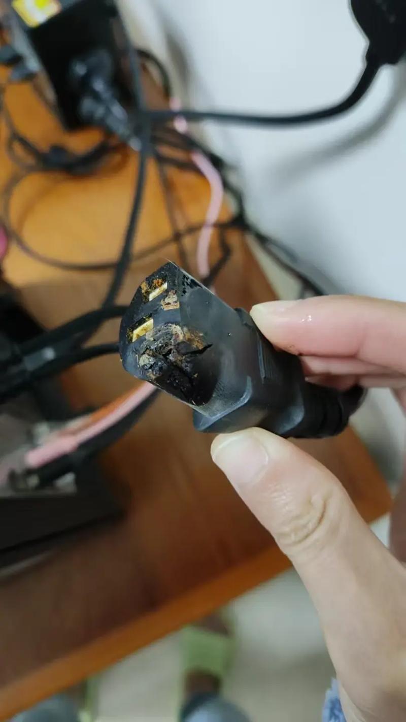 请问台式机电源选大了有影响吗?会把里面烧了吗?