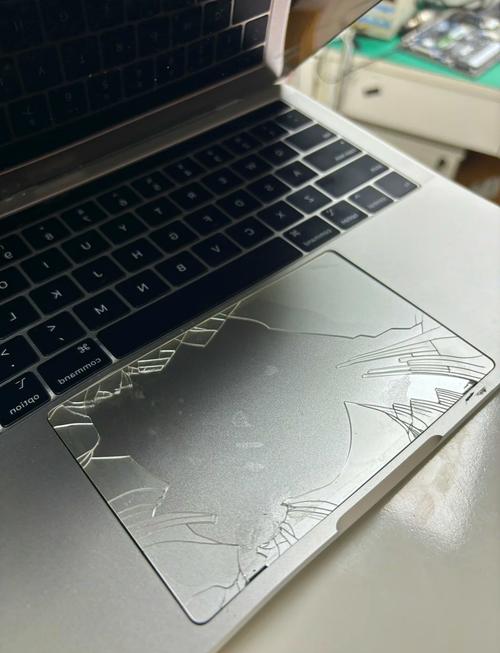 电脑怎么砸怎么摧毁电脑