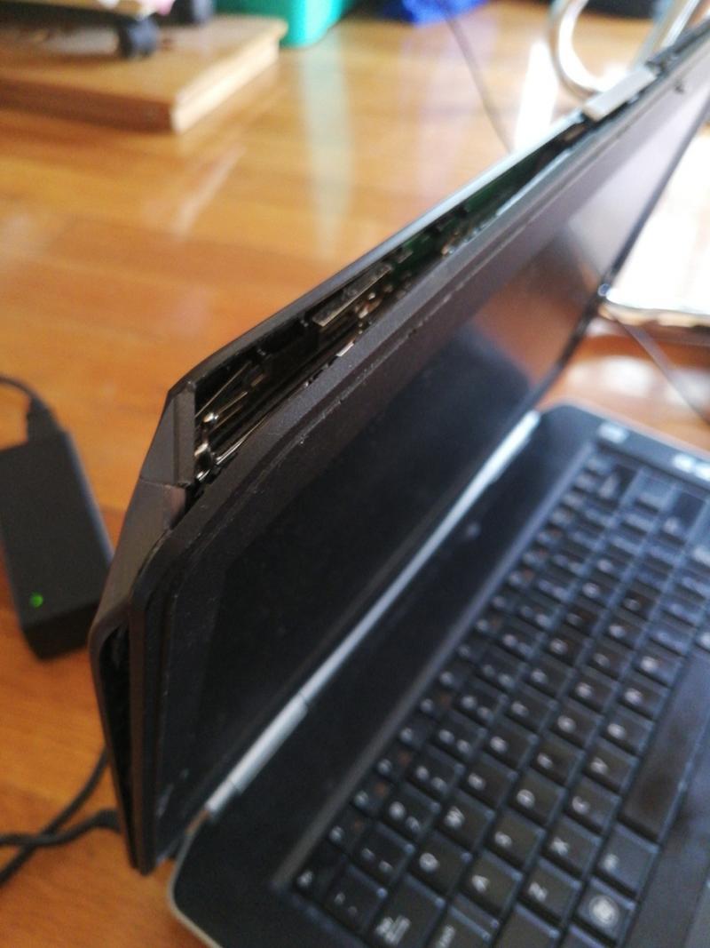 笔记本电脑的外壳有小凹坑怎么修复?