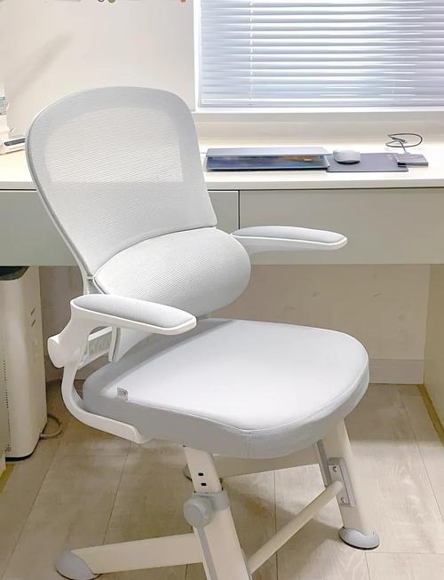 适合青少年的作业椅子