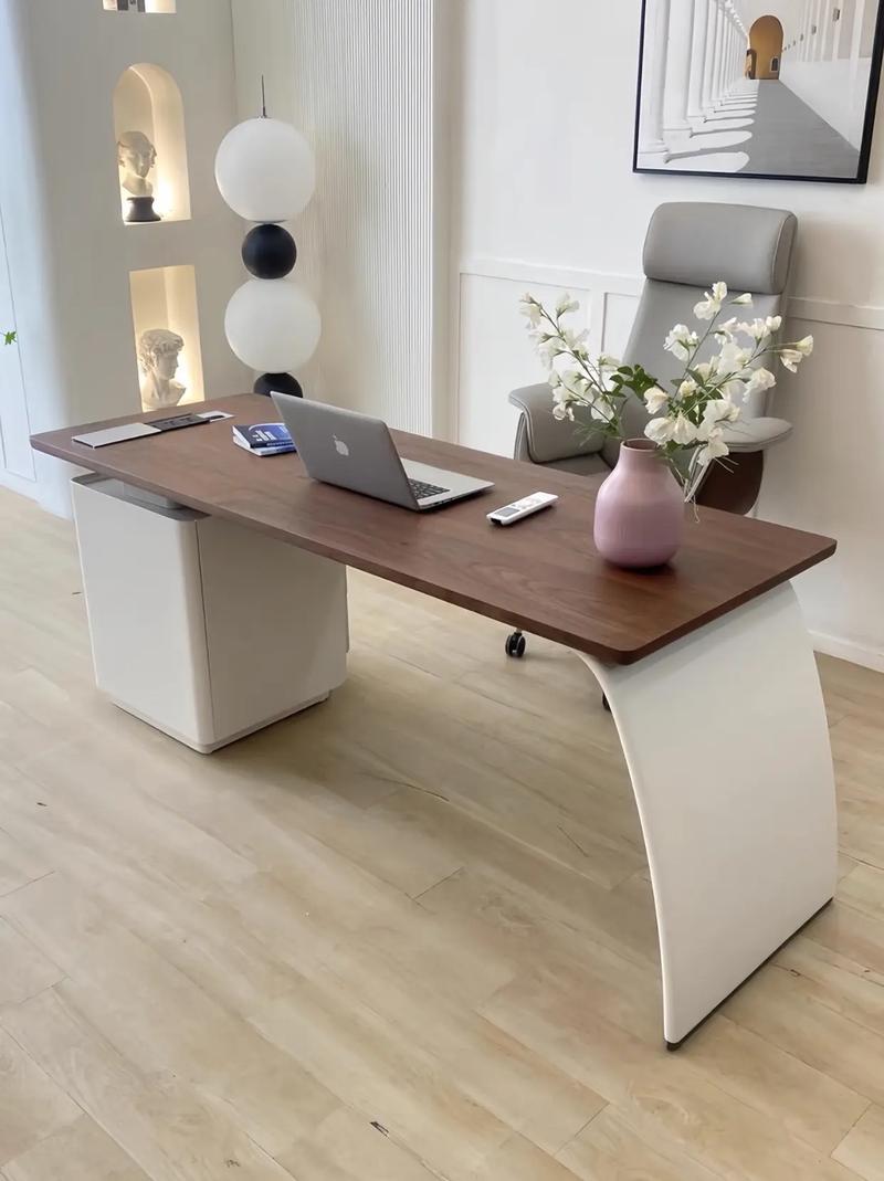 近来市面上有哪些电脑桌款式可以选取