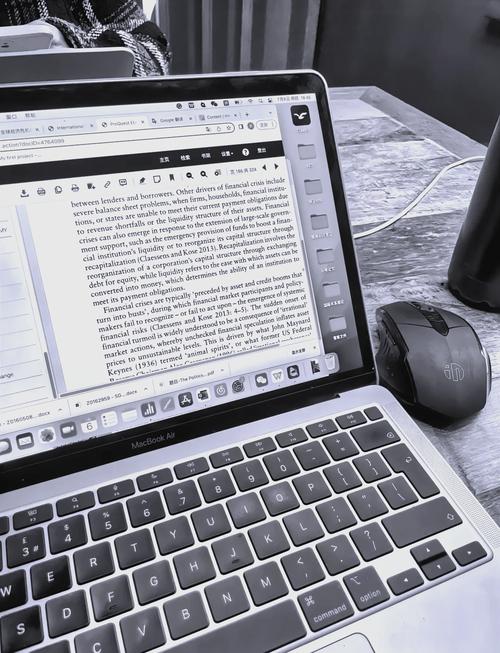 去英国留学,想带两个笔记本电脑,可以吗