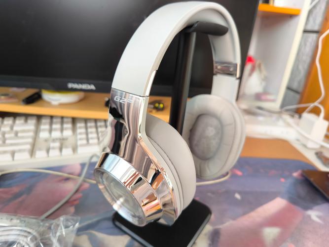 本人准备入手一款耳机,适合笔记本电脑和手机使用的那种,头戴式入耳式...