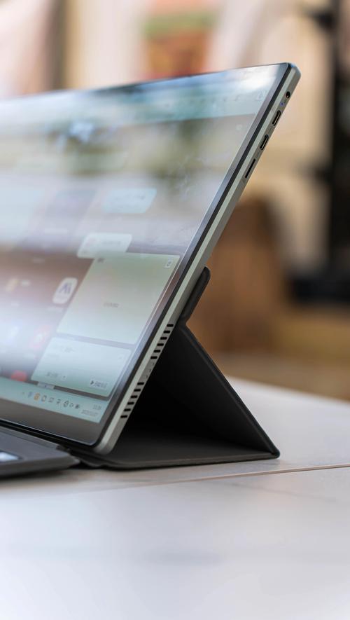 求一款高色域的笔记本或者二合一的板子,用来摄影后期