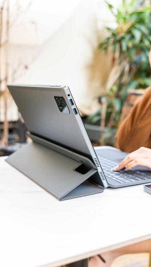 配台玩永劫无间的12代酷睿电脑,求主板推荐,在线等?