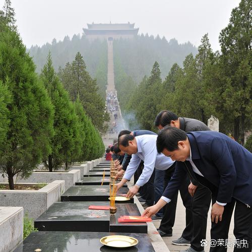 清明节前,多地迎来祭扫高峰,哪些殡葬祭品非常火热?