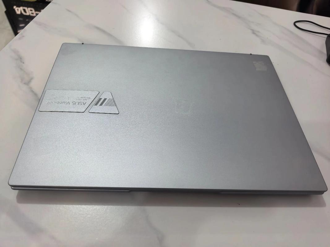 买笔记本电脑更推荐小米还是联想?主要用来办公和轻度剪辑