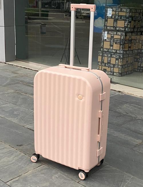 什么品牌的皮箱好看又实用?