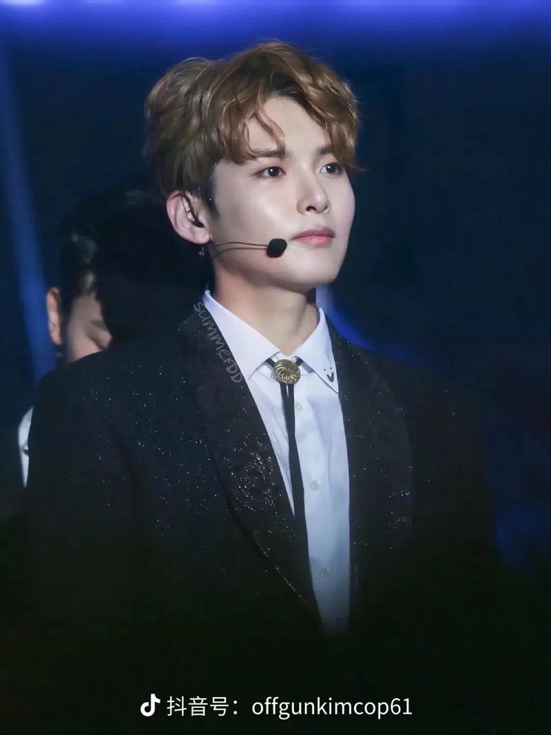 求基范和厉旭的资料!!!