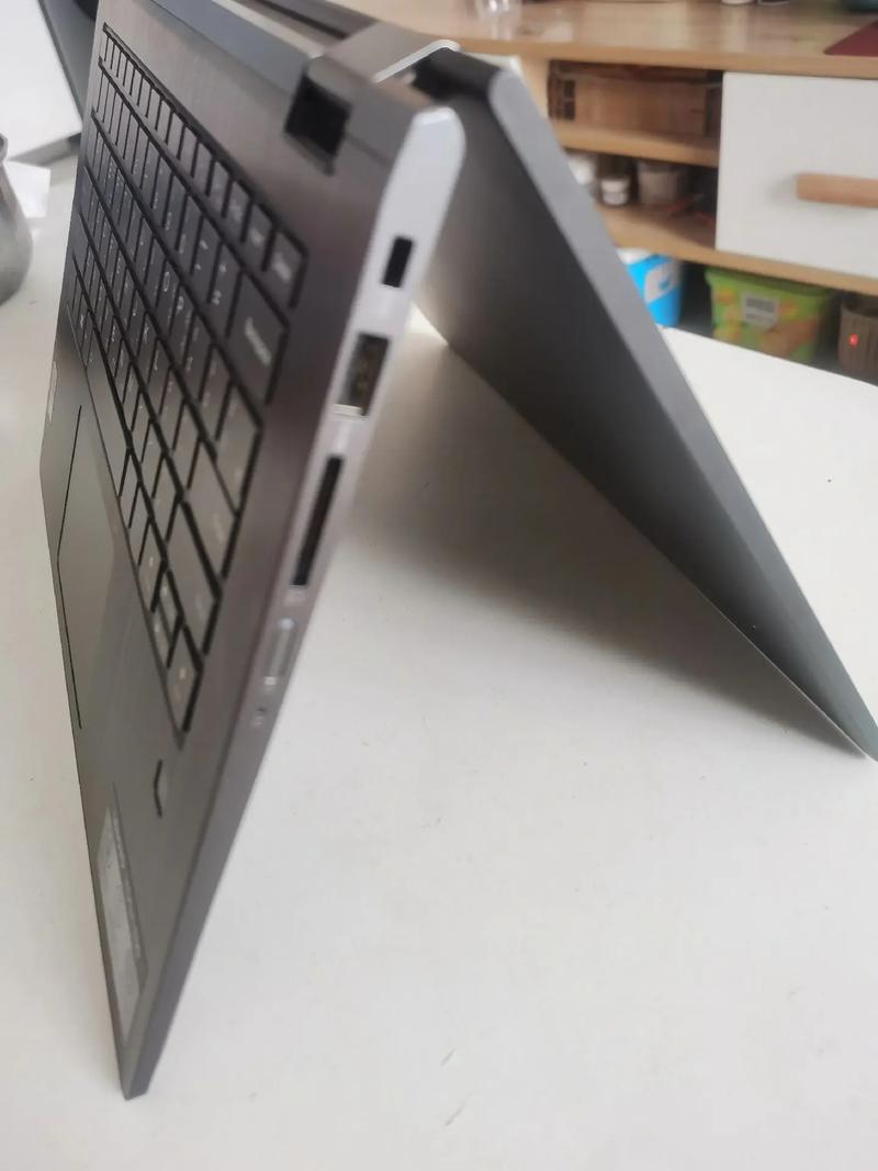 联想老款屏幕可旋转的笔记本