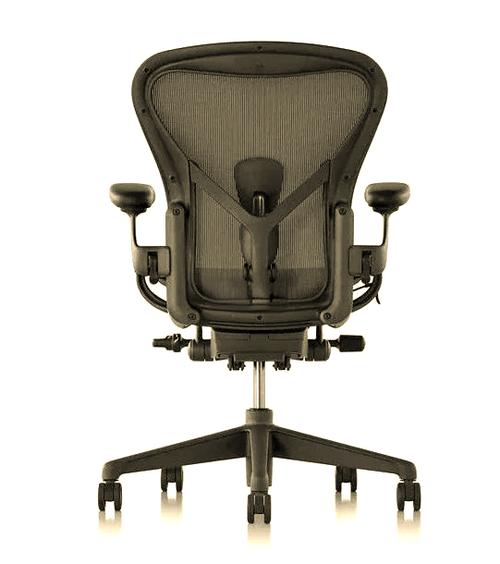 精英律师中的电脑用的什么电脑?