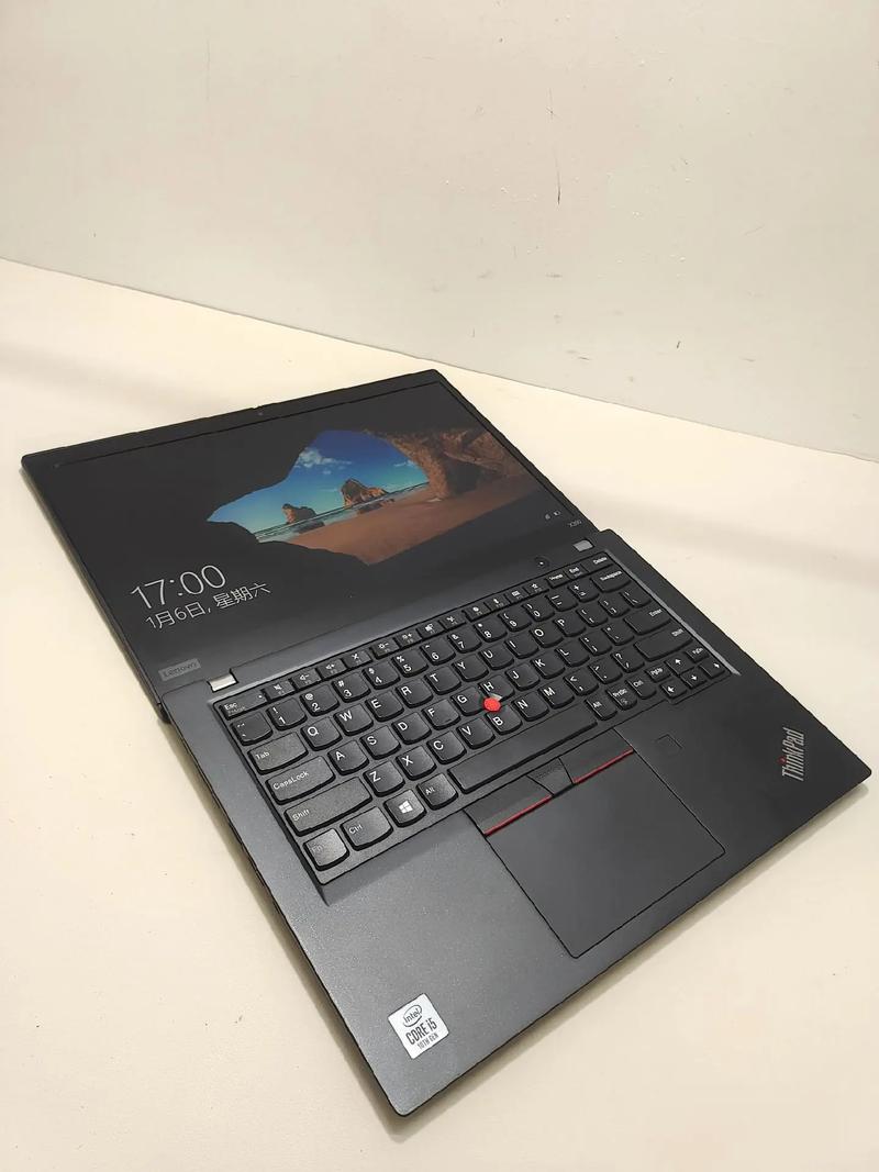 可插卡的笔记本电脑