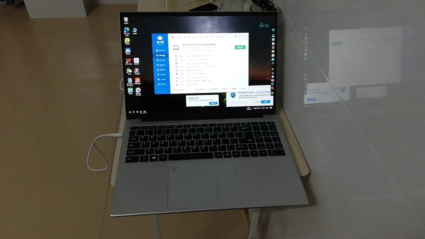 金刚狼1讲的是什么