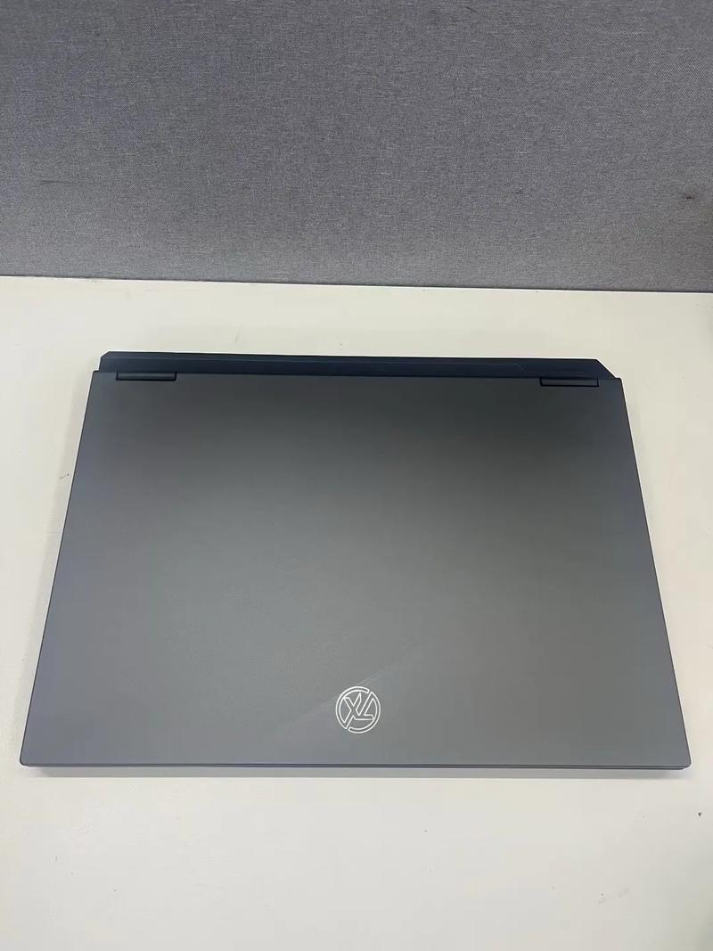 华硕16寸轻薄本大不大