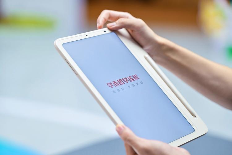 可用笔记本电脑学学习强国学而思课程吗?
