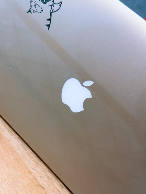 什么牌子的笔记本电脑后面logo会发光!除了苹果?