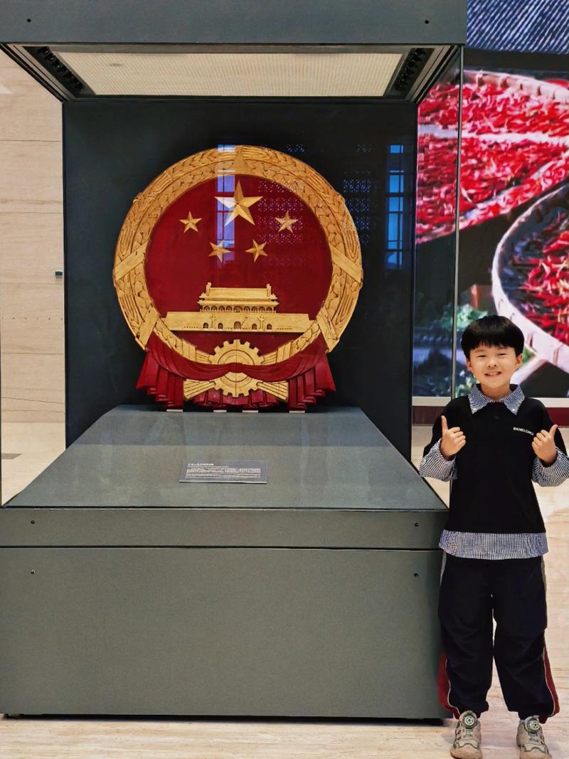 现在办公室里有什么东西是最常用的,举十个例子呢!