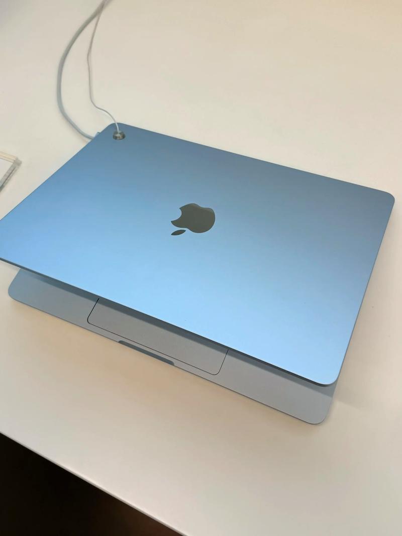 苹果笔记本电脑颜色苹果笔记本电脑有几种颜色