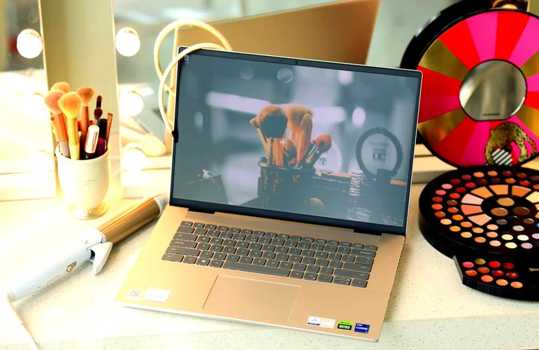 大学生求轻薄且性能强悍的笔记本电脑?