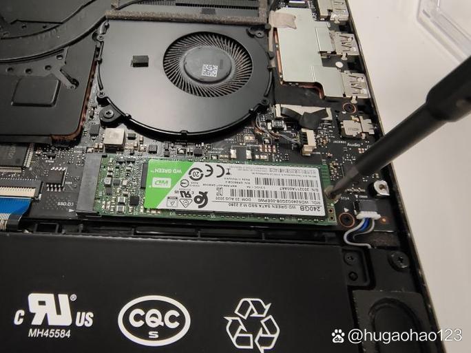 笔记本键盘排线怎么拔出来呢?