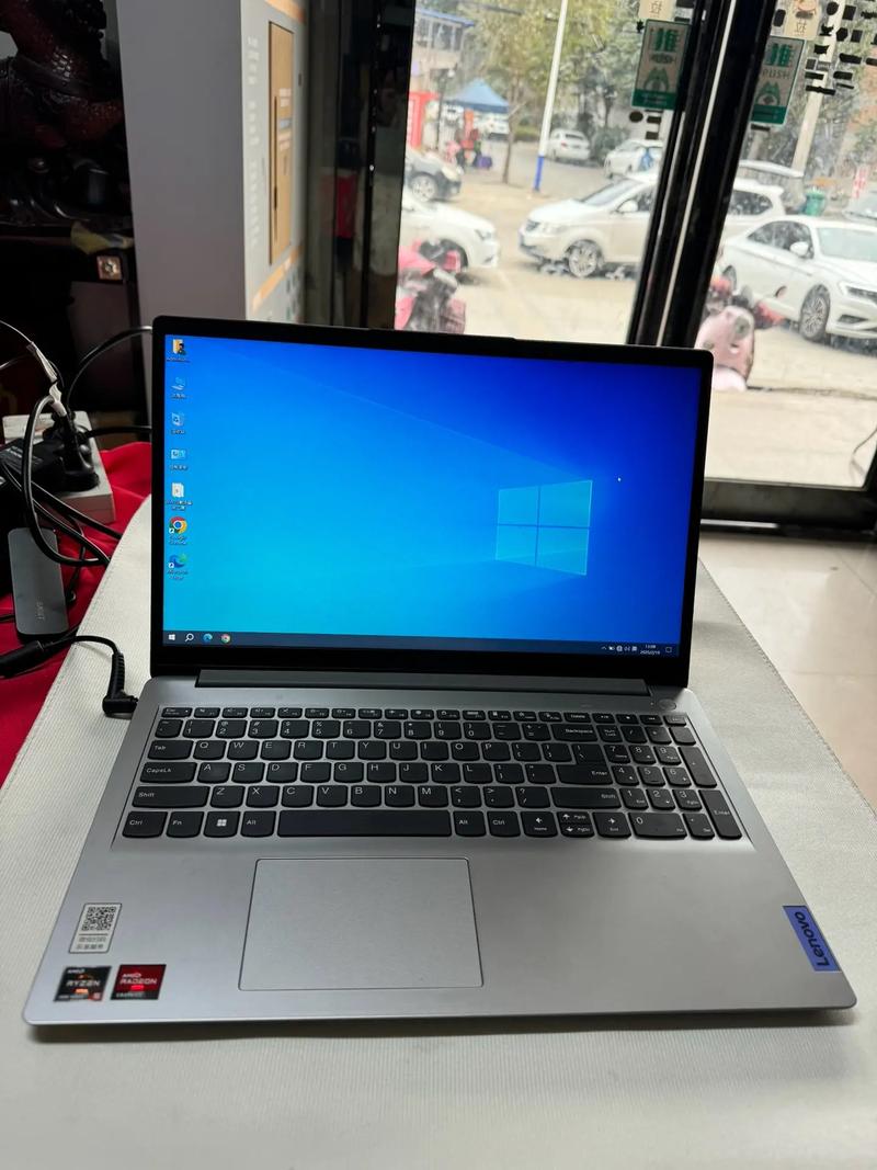 有没有四五千左右的笔记本电脑推荐啊!我要15.6英寸的