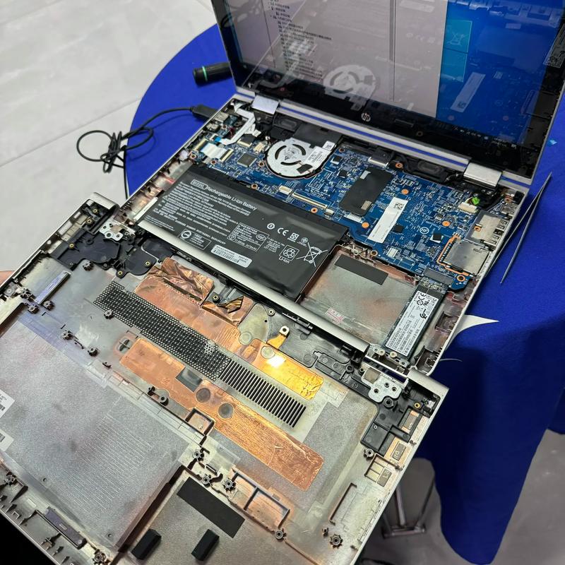 笔记本电脑塑料外壳旧了怎样翻新