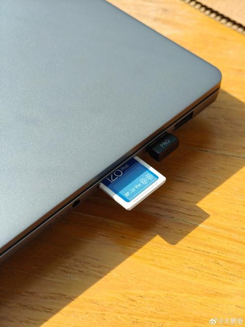 哪些笔记本电脑可以插手机流量卡可以上网的