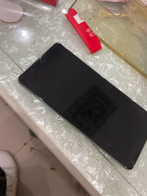 华为授权店里的mate80钢化膜什么牌子