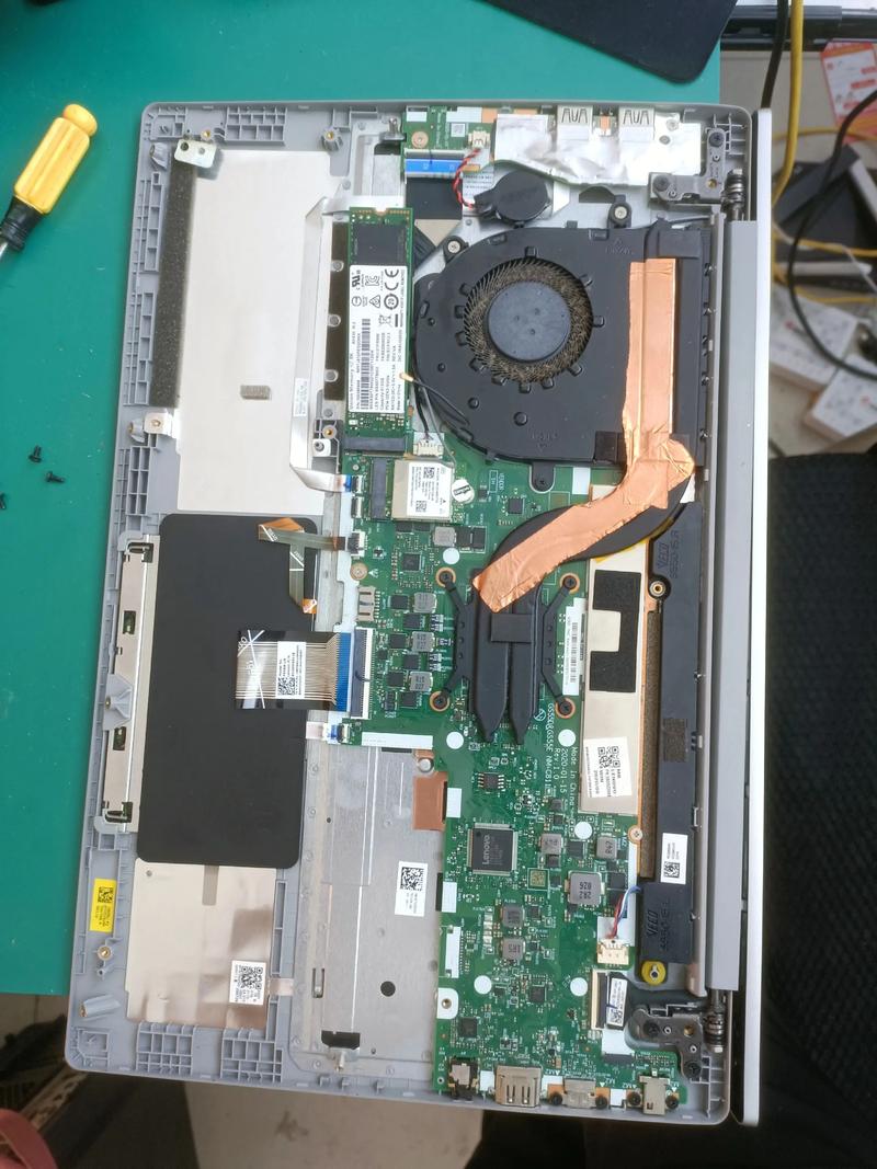 透明水晶滴胶的软胶和硬胶的区别?